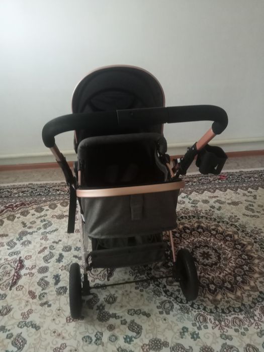 Коляска для детей бу почти новый