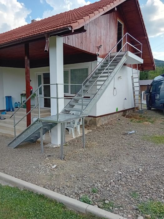 Scara metalica zincata în format l