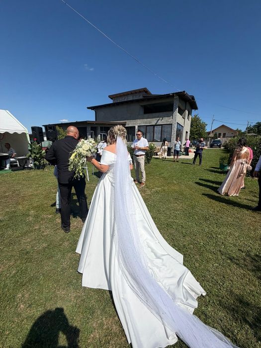 Rochie mireasă , deosebita , eleganta , feminina , mărimea 52