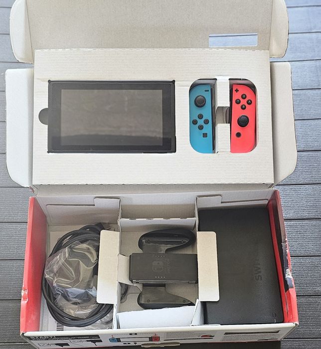 Vând Nintendo switch v2