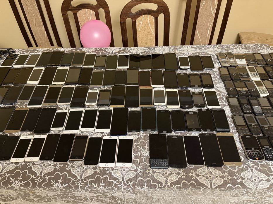 Lot telefoane si tablete 164 de bucati, functionale si cu defecte