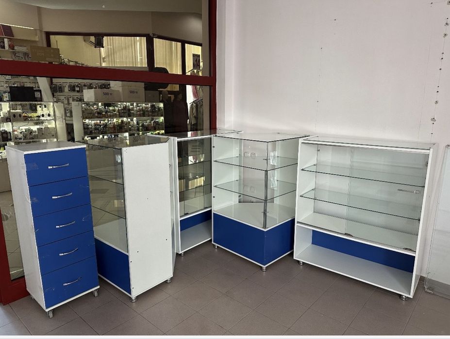 Оборудование для магазина, стелажи