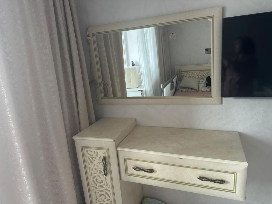 Продам спальный гарнитур