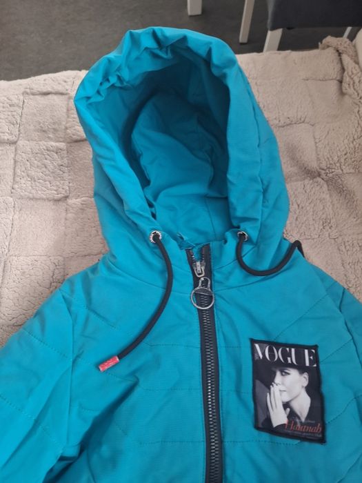 Продам детскую курточку