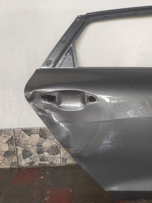 Продам заднюю дверь