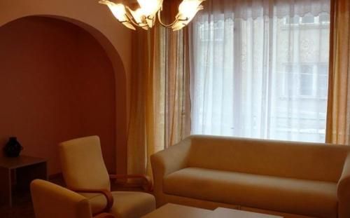 Дава се под наем Двустаен апартамент в София, Център - 70 кв.м за 499 € - Снимка #1