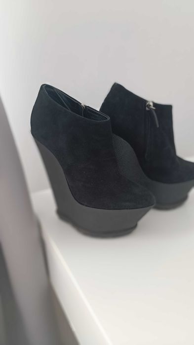 Дамски официални обувки известна марка