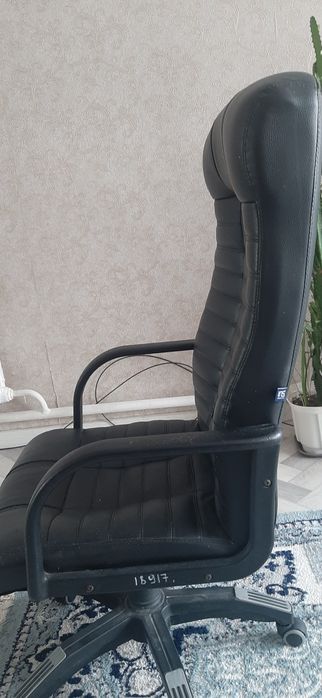 Кресло офисное идеал