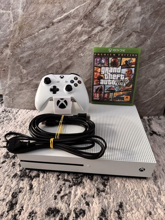 Xbox One S + controller si joc cadou