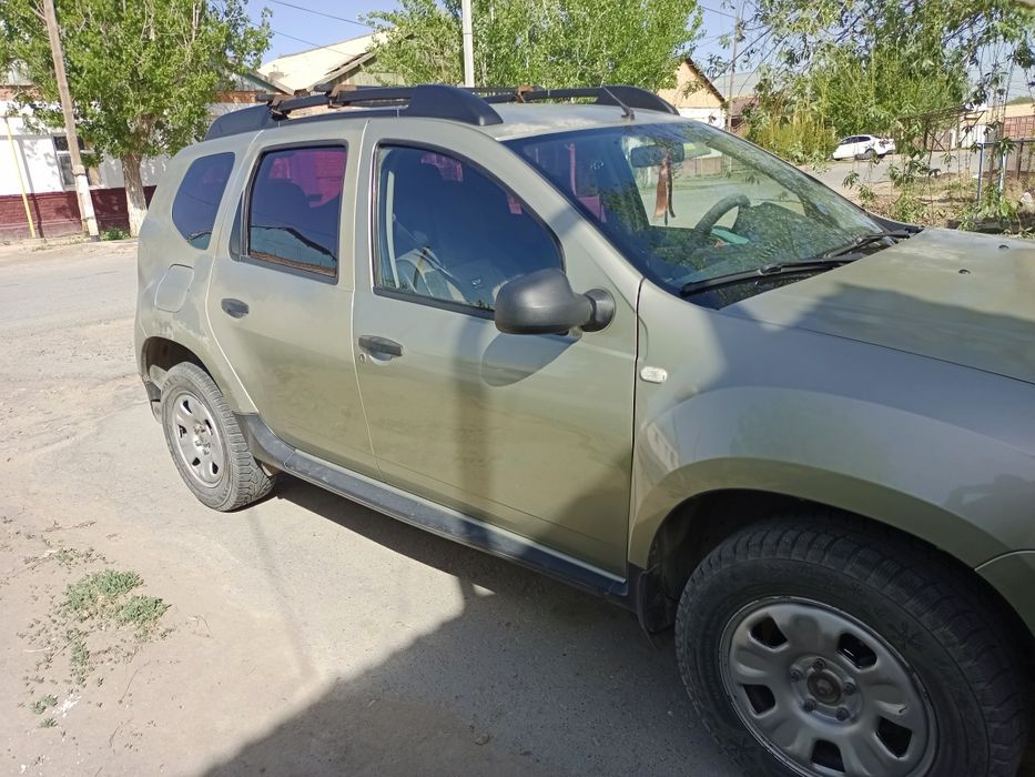 Рено дустер 2012года