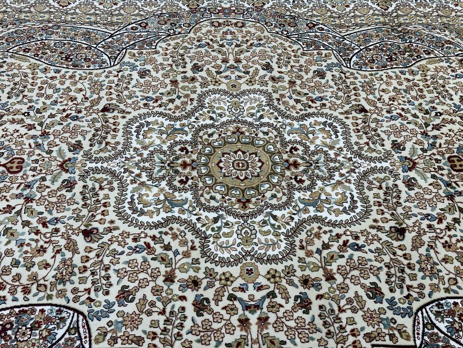 Продается ковер новый