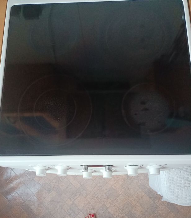 Продам керамическую электроплиту