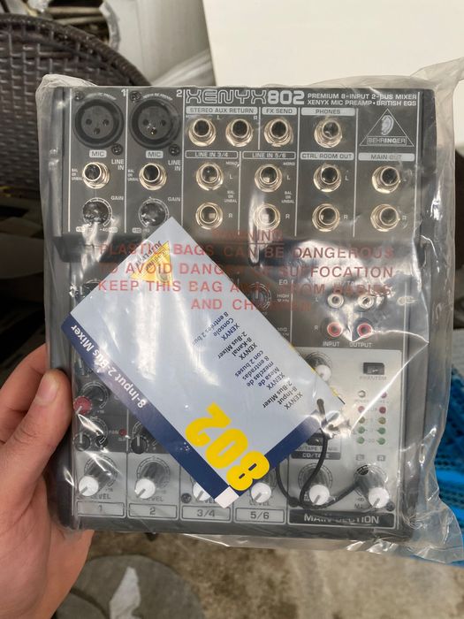 Миксер Behringer Xenyx 802 – ЧИСТО НОВ