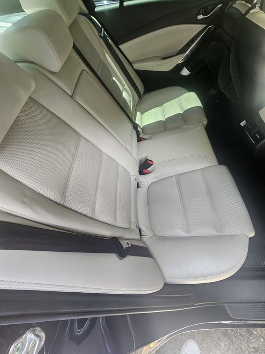 Mazda 6 Revolution Top 2.5 192 CP Automată | Bose | HUD | Trapa | CarPlay | Piele Crem | 80.000 km | Fără Accidente