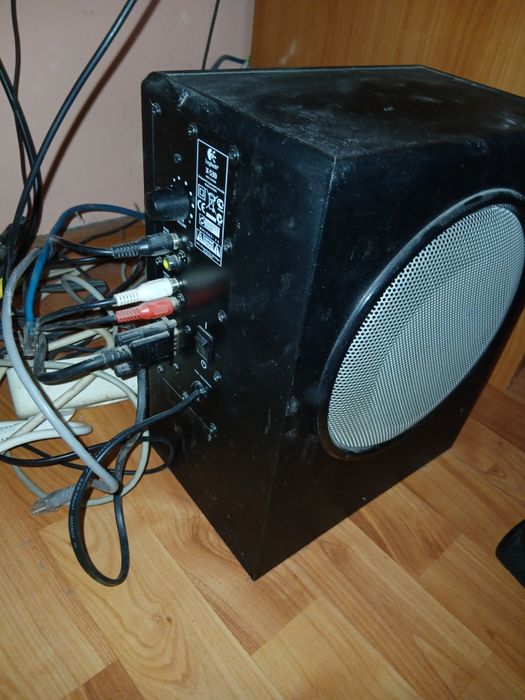 Vând sistem cu boxe