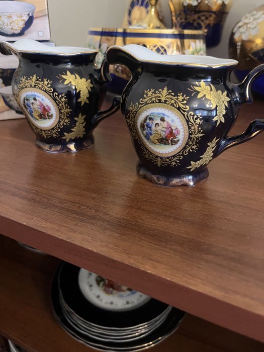 продаются пиалушки маленькие Мадонна и 2 соусницы абсолютно новые в ко