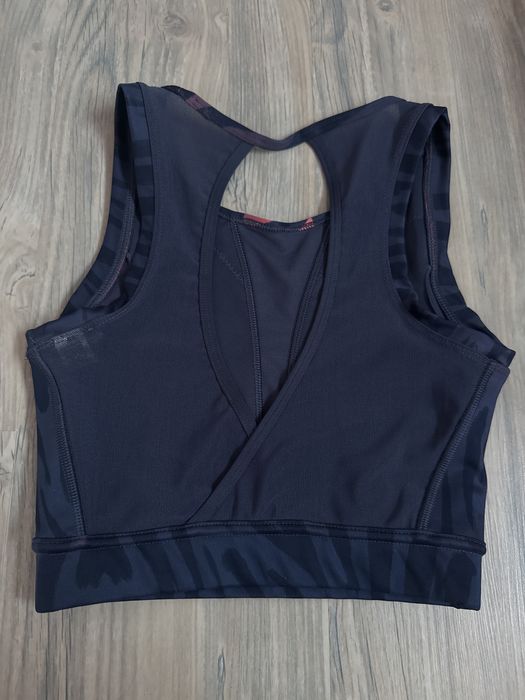 Бюстие на Adidas