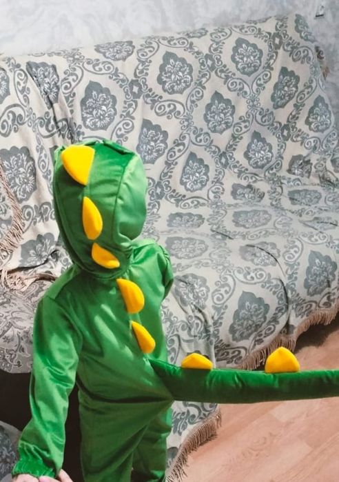 Продам детский новогодний костюм дракончик