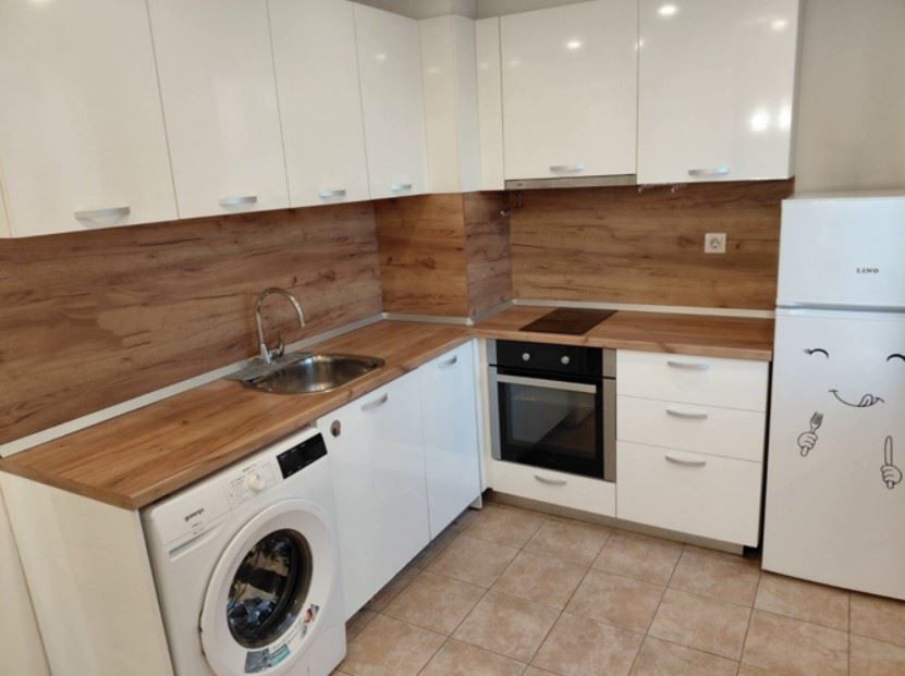 Дава се под наем Тристаен апартамент в София, Редута - 92 кв.м за 747.66 € - Снимка #2