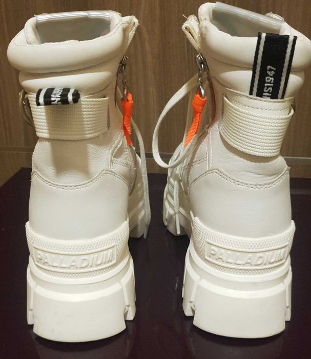 Ghete Palladium Revolt Sport Ranger '39.5 , albe , NOI , Eticheta