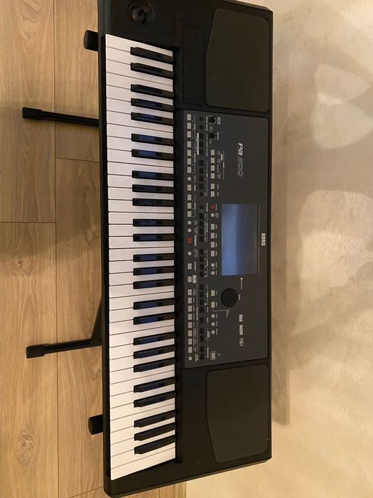 Vând korg pa 600 + stativ ca nou