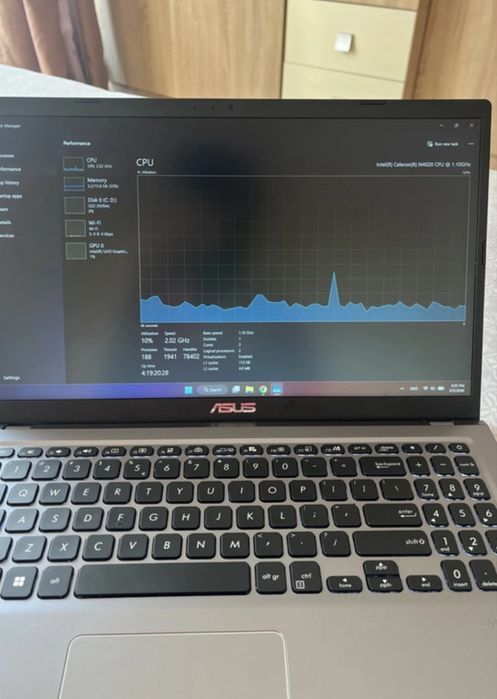 Laptop Asus ( negociabil)