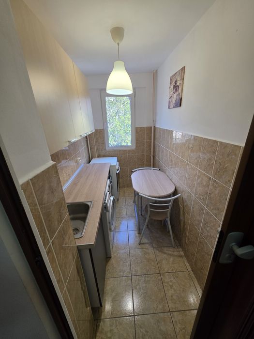 Închiriez ap. 2 camere  Lujerului