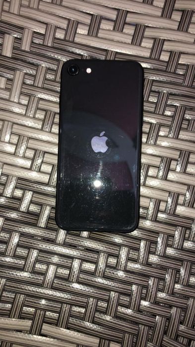 Айфон se 2020года