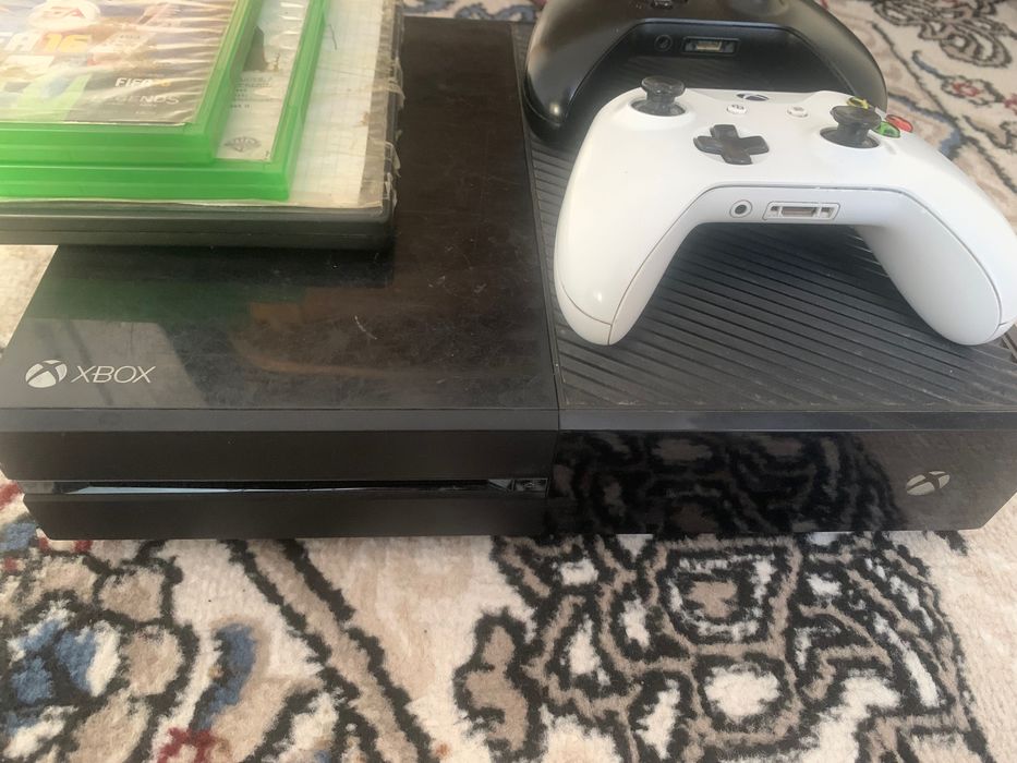 XBOX ONE -500 gb