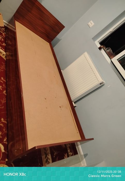 Kravat holati zur materiali yaxwisidan