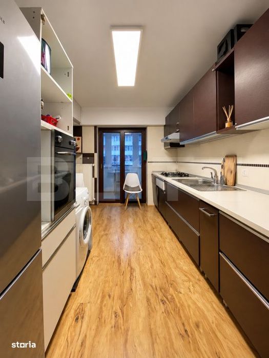 Apartament cu 3 camere, 77 mp, Sud-Est
