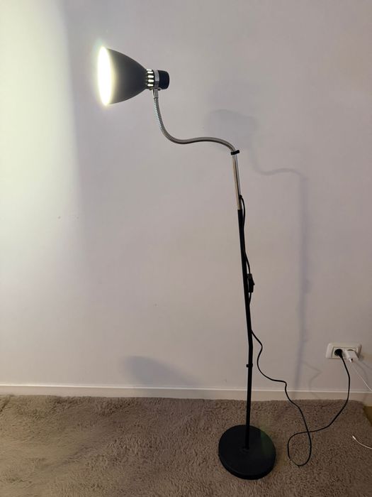 lampa de podea, lampa de gene, lampa de birou