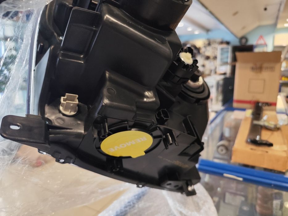 Фара левая Сузуки гранд Витара 2006 г