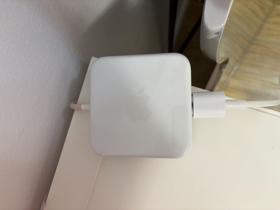 iMac Apple roz - stare impecabilă, ca nou