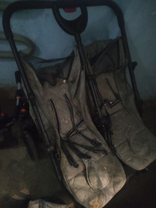 Продам коляску для двойни за 15500