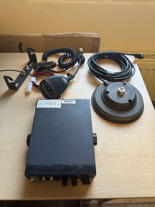 Statie radio auto PNI Escort HP 8001L