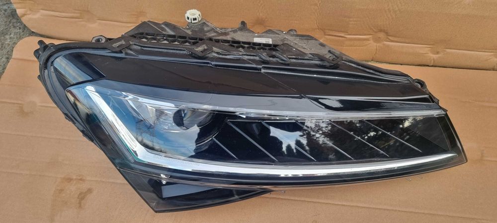 Far dreapta Full Led Skoda Superb 3 Facelift Crystal Lighting 2019 +