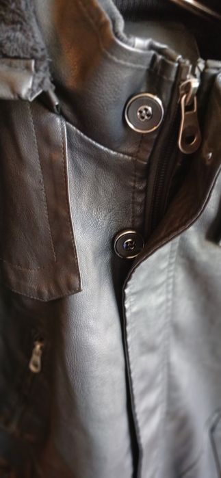 Продам новую куртку