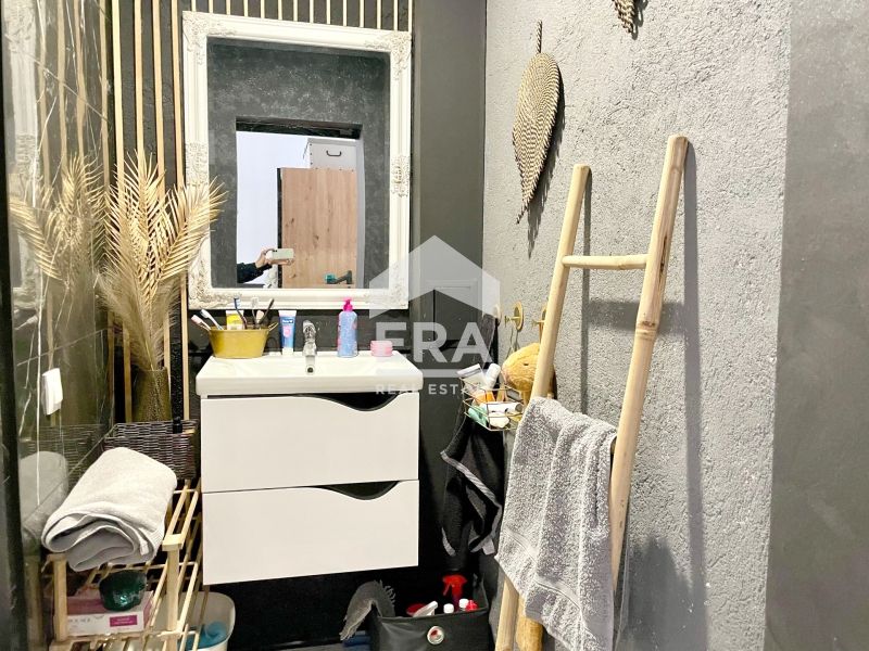 ЕРА Ливинг продава обзаведен двустаен имот  в кв. Манастирски ливади -