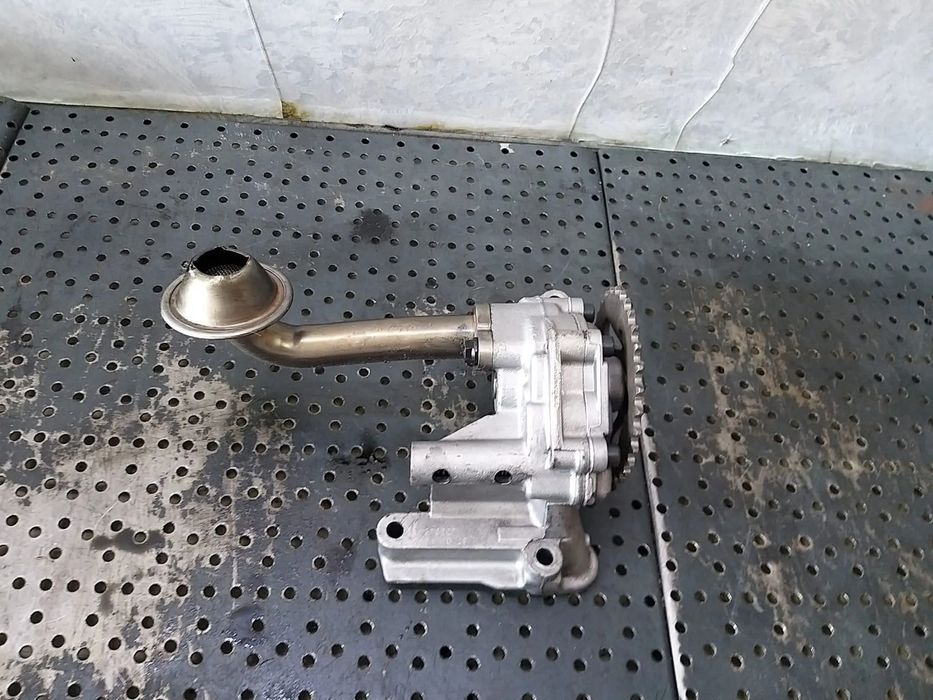 Pompa ulei 1.9 tdi vw sharan 06a115105b