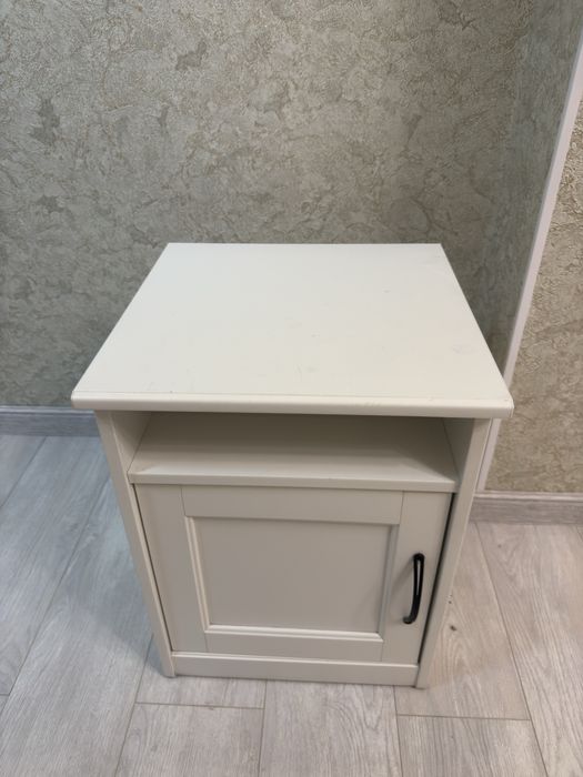 Прикроватная тумба (Икеа, Songesand)