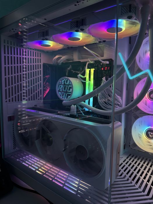 PC Gaming RTX 4090 24GB AMD RYZEN 9950X 4.3 GHZ 64GB RAM 4.5 TB SSD