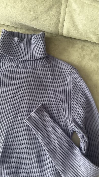 Приталенная водолазка