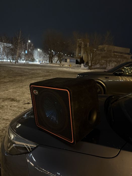 Продам саббуфер срочноо