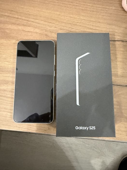 Samsung s25.,.,.