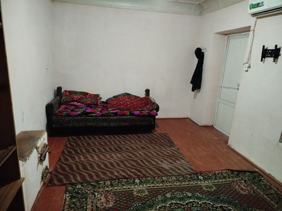 Ижарага оддий шароитда алохида ховли узок муддатга 200