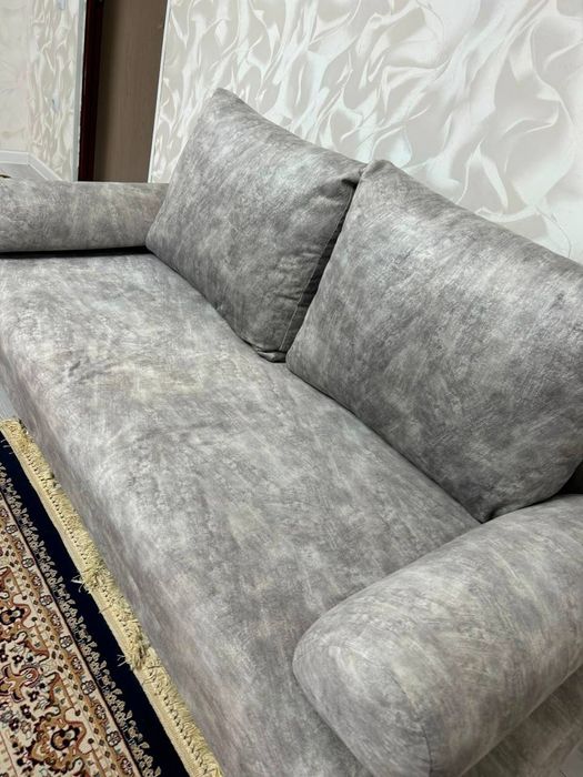 Продам диван в отличном состояний