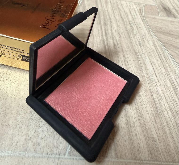 Продам оригинальные румяна NARS в оттенке Orgasm.