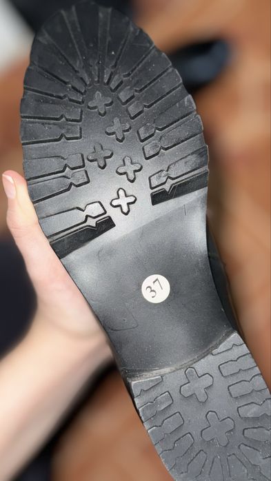 Продам две пары сапог