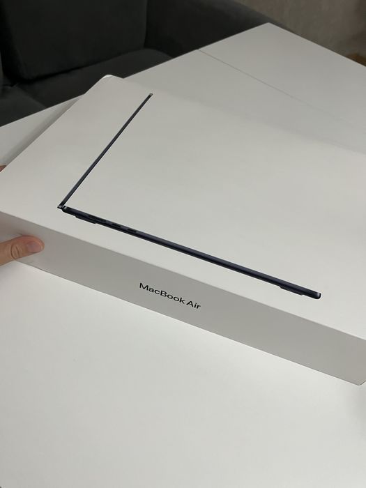 Macbook air 15, 2023.  (8ГБ) SSD 256